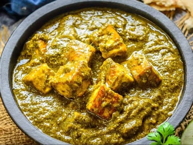 Creamy Saag Paneer Tray.
